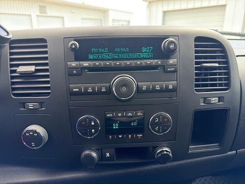 Used 2011 GMC Sierra 2500 SLE w/ SLE Preferred Package AWD/4WD image 27