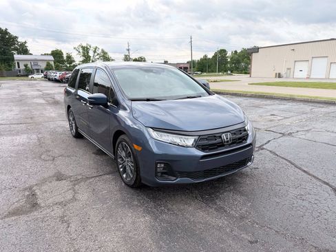 Used 2025 Honda Odyssey Touring image 4
