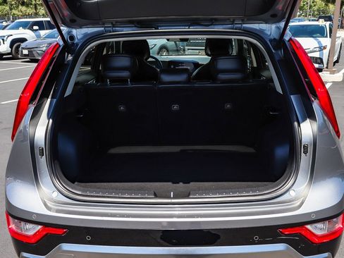Used 2023 Kia Niro EX Touring FWD image 33