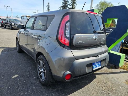 Used 2015 Kia Soul FWD image 3