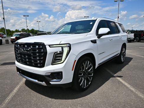 Used 2026 GMC Yukon Denali Ultimate AWD/4WD image 4