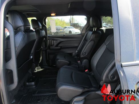 New 2026 Toyota Sienna XLE Woodland Edition image 18