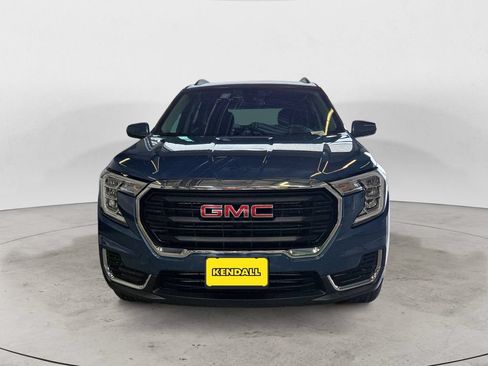 Certified 2024 GMC Terrain SLE w/ Driver Convenience Package AWD/4WD image 3