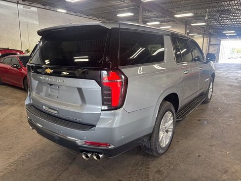 Used 2025 Chevrolet Suburban Premier image 5