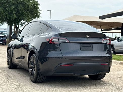 Used 2025 Tesla Model Y Long Range RWD image 10