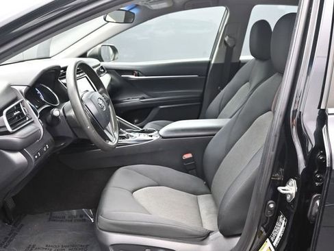 Used 2019 Toyota Camry LE FWD image 11