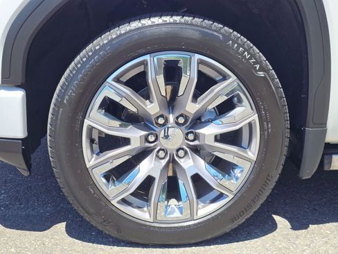 Used 2023 GMC Sierra 1500 Denali w/ Denali Reserve Package AWD/4WD image 8