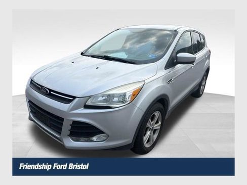 Used 2015 Ford Escape SE AWD/4WD image 1