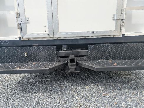 Used 2025 Ford E-450 and Econoline 450 Super Duty w/ Power Equipment Group image 10