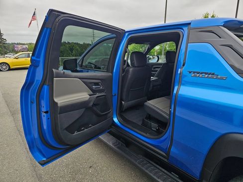 Used 2026 Chevrolet Silverado EV Trail Boss AWD/4WD image 16