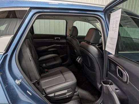 Used 2025 Kia Sorento EX AWD/4WD image 26
