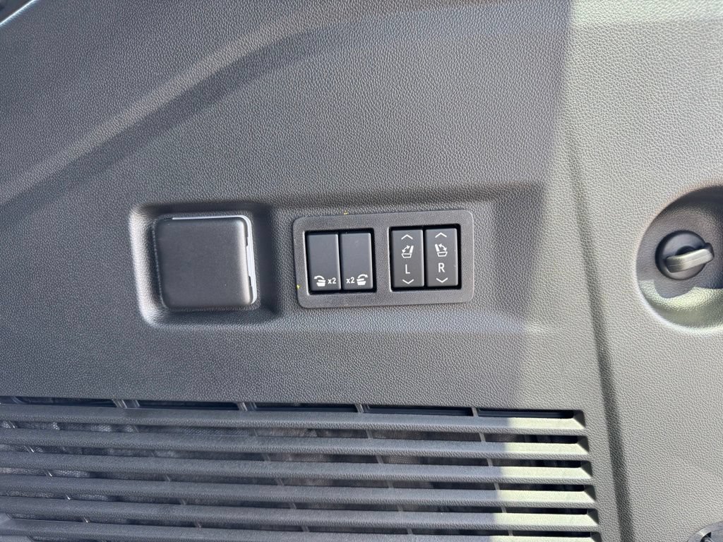 New 2026 GMC Yukon Denali RWD image 35