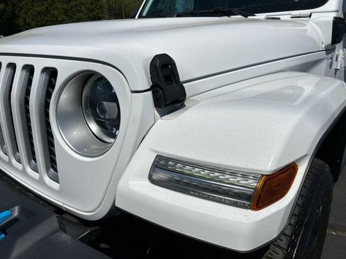 Used 2023 Jeep Wrangler Unlimited Sahara w/ Cold Weather Group AWD/4WD image 7