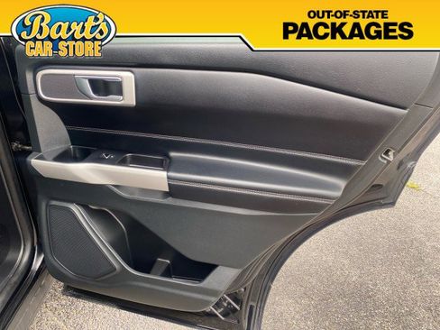 Used 2022 Ford Explorer XLT w/ Equipment Group 202A image 9