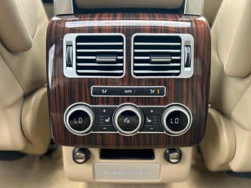 Used 2017 Land Rover Range Rover HSE image 17