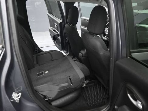 Used 2023 Jeep Renegade Latitude AWD/4WD image 27