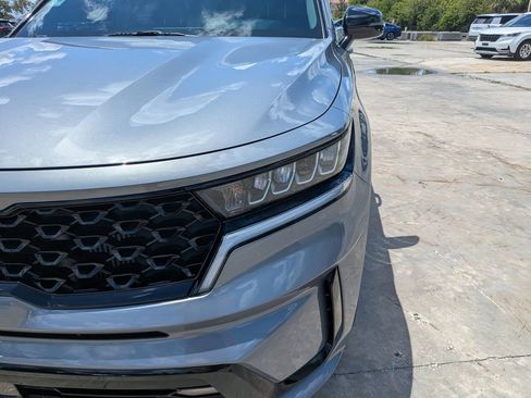 Certified 2023 Kia Sorento EX FWD image 10
