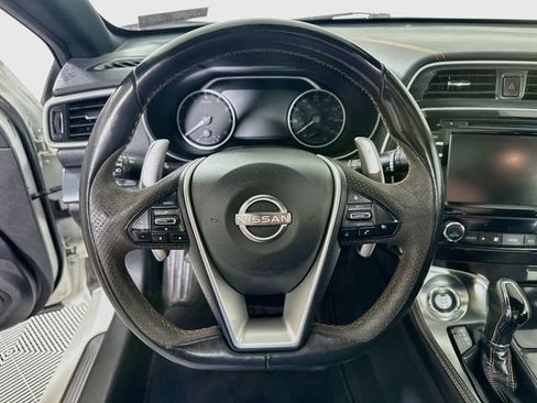 Used 2023 Nissan Maxima SR w/ Sport Mat Group FWD image 14