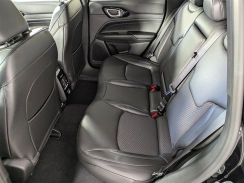 New 2026 Jeep Compass Latitude image 14