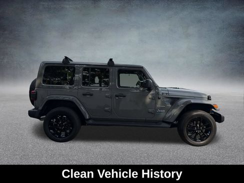 Used 2023 Jeep Wrangler Unlimited Sahara w/ Cold Weather Group AWD/4WD image 7
