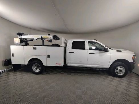 Used 2024 RAM 3500 Tradesman AWD/4WD image 11