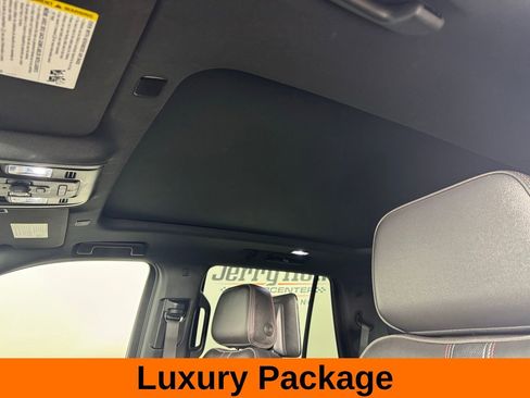 Used 2022 Chevrolet Tahoe RST w/ Luxury Package image 3