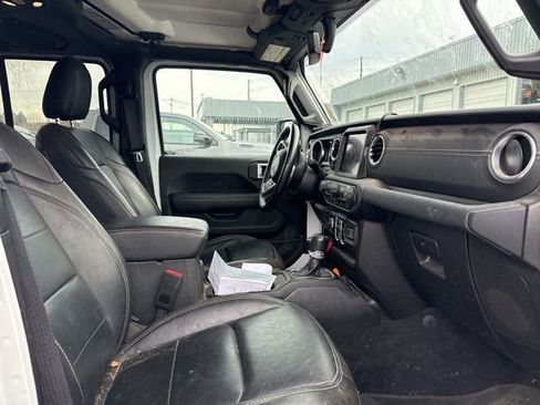 Used 2022 Jeep Wrangler Unlimited Sahara w/ Cold Weather Group image 29