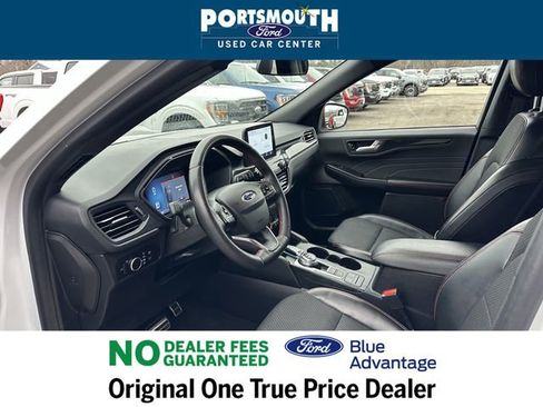 Used 2023 Ford Escape ST-Line image 3