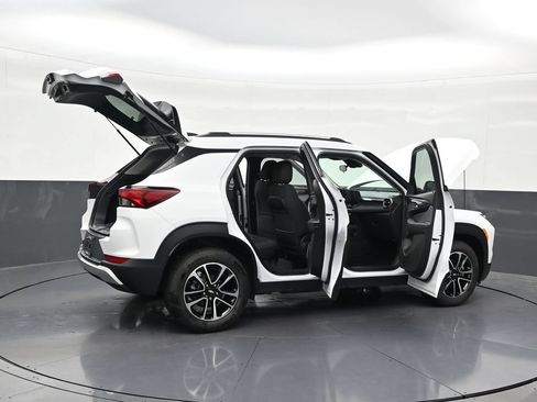 Used 2026 Chevrolet TrailBlazer LT FWD image 32