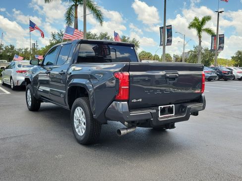 Used 2025 Toyota Tacoma SR5 w/ SR5 Upgrade Package AWD/4WD image 8