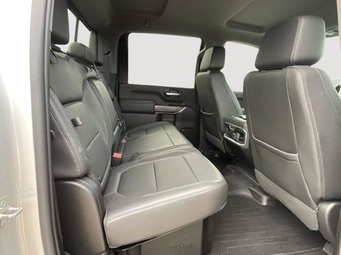 Used 2022 Chevrolet Silverado 2500 LTZ w/ LTZ Premium Package image 18