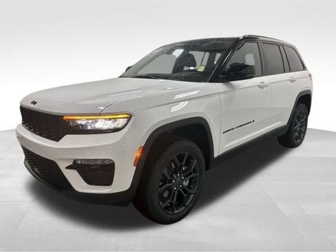 New 2025 Jeep Grand Cherokee Limited image 4
