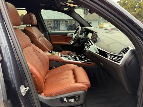 Used 2021 BMW ALPINA XB7 AWD/4WD image 22