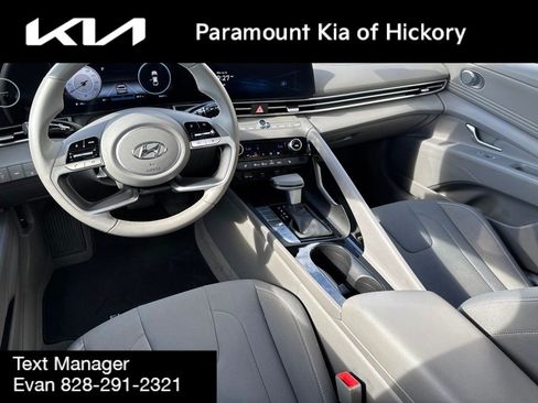 Used 2023 Hyundai Elantra SEL w/ Convenience Package FWD image 14