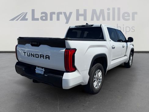 Used 2022 Toyota Tundra SR5 w/ SR5 Premium Package RWD image 5