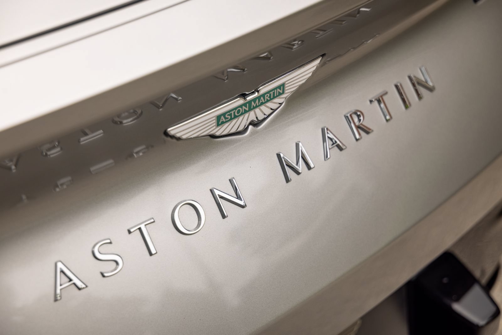 Used 2024 Aston Martin DB12 Convertible RWD image 25