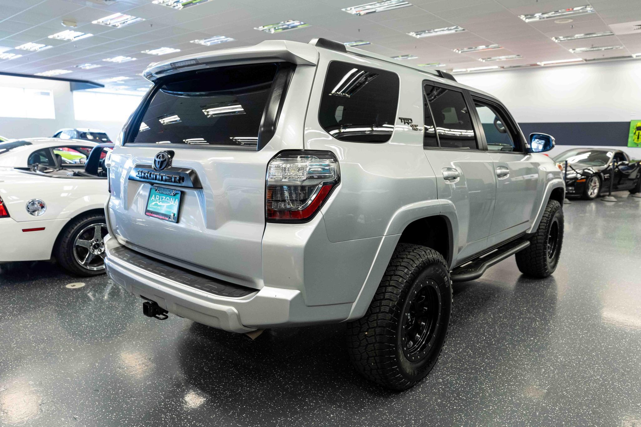 Used 2017 Toyota 4Runner TRD Off-Road Premium AWD/4WD image 6