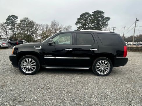 Used 2011 Cadillac Escalade AWD w/ Touring Package image 14