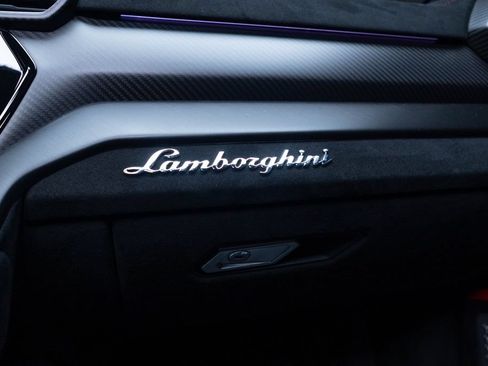 Used 2024 Lamborghini Urus Performante AWD/4WD image 58