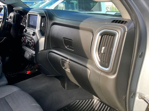 Used 2019 Chevrolet Silverado 1500 LT w/ Texas Edition image 18