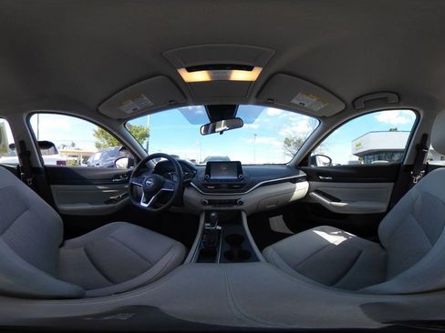 Used 2025 Nissan Altima 2.5 SV FWD image 42