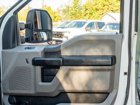 Used 2022 Ford F250 XL w/ Power Equipment Group image 42