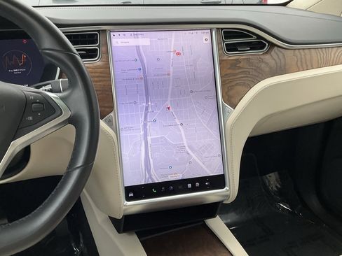 Used 2017 Tesla Model X 75D image 42