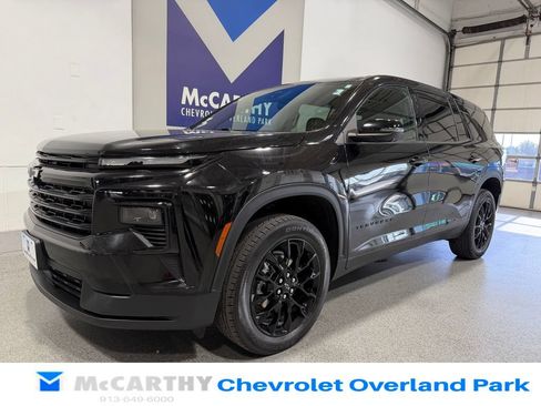 Used 2024 Chevrolet Traverse LS w/ Midnight/Sport Edition FWD image 9