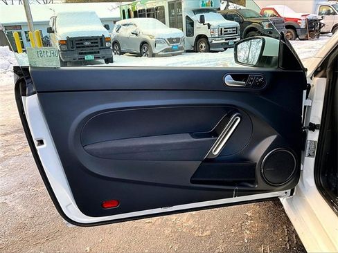 Used 2019 Volkswagen Beetle 2.0T S image 18