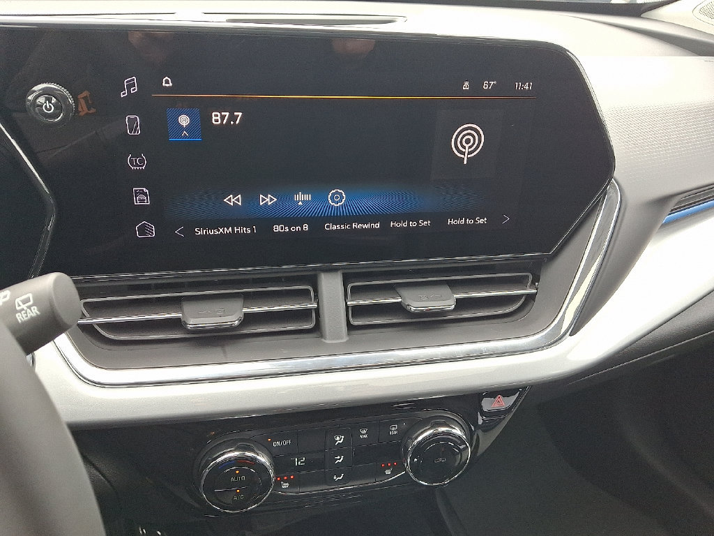 New 2026 Chevrolet Trax LT w/ Sunroof Package FWD image 8