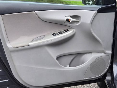 Used 2012 Toyota Corolla LE w/ Premium Pkg FWD image 13