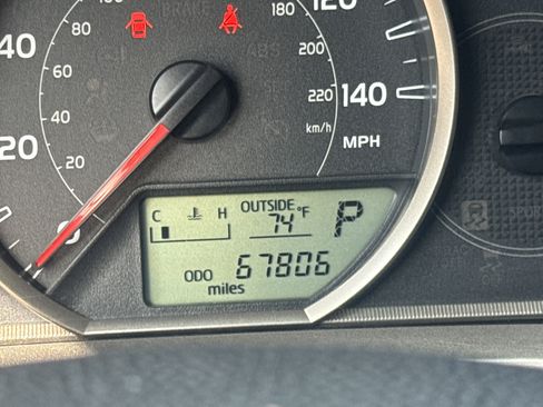 Used 2014 Toyota RAV4 XLE AWD/4WD image 21