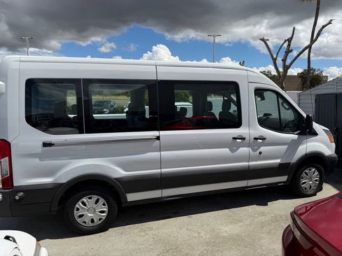 Used 2018 Ford Transit 350 XLT image 2