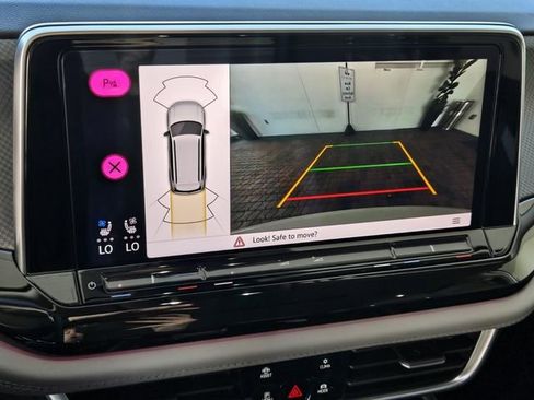 Certified 2025 Volkswagen Atlas Peak Edition SE image 24